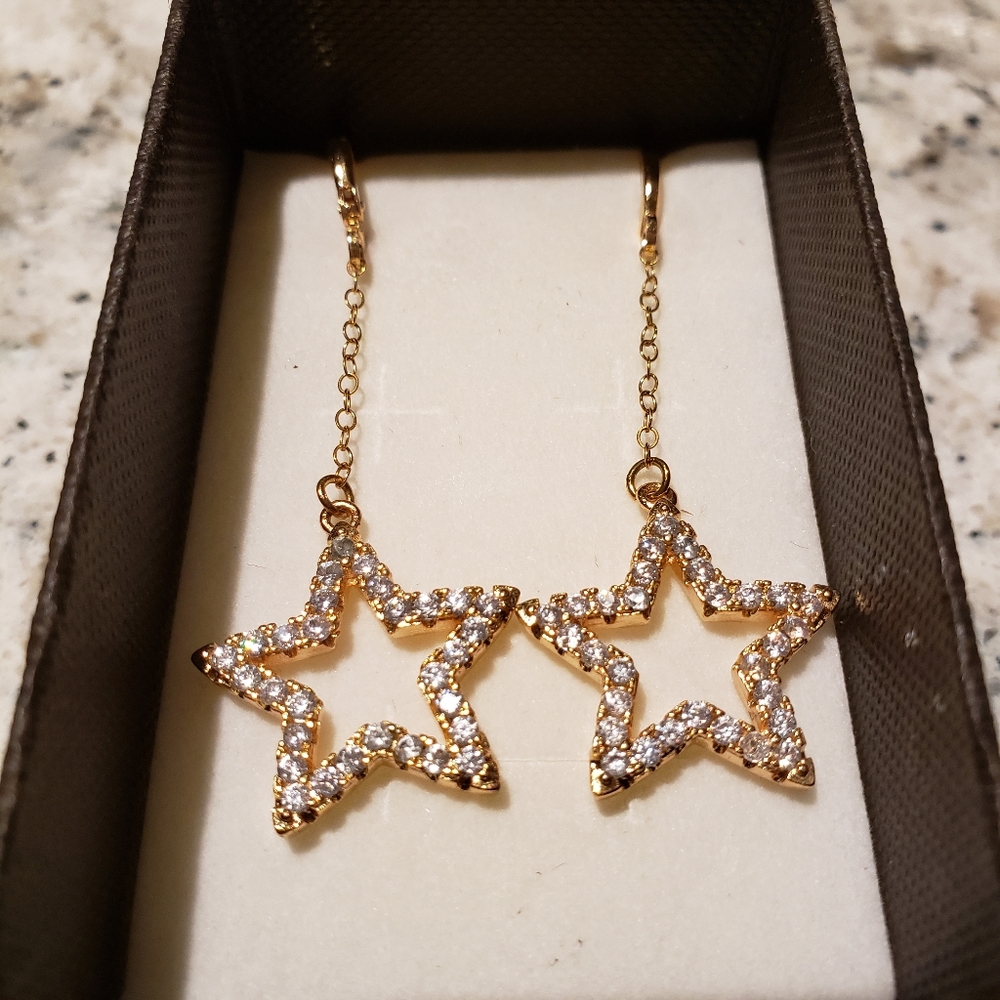 18kt gf Star earrings.